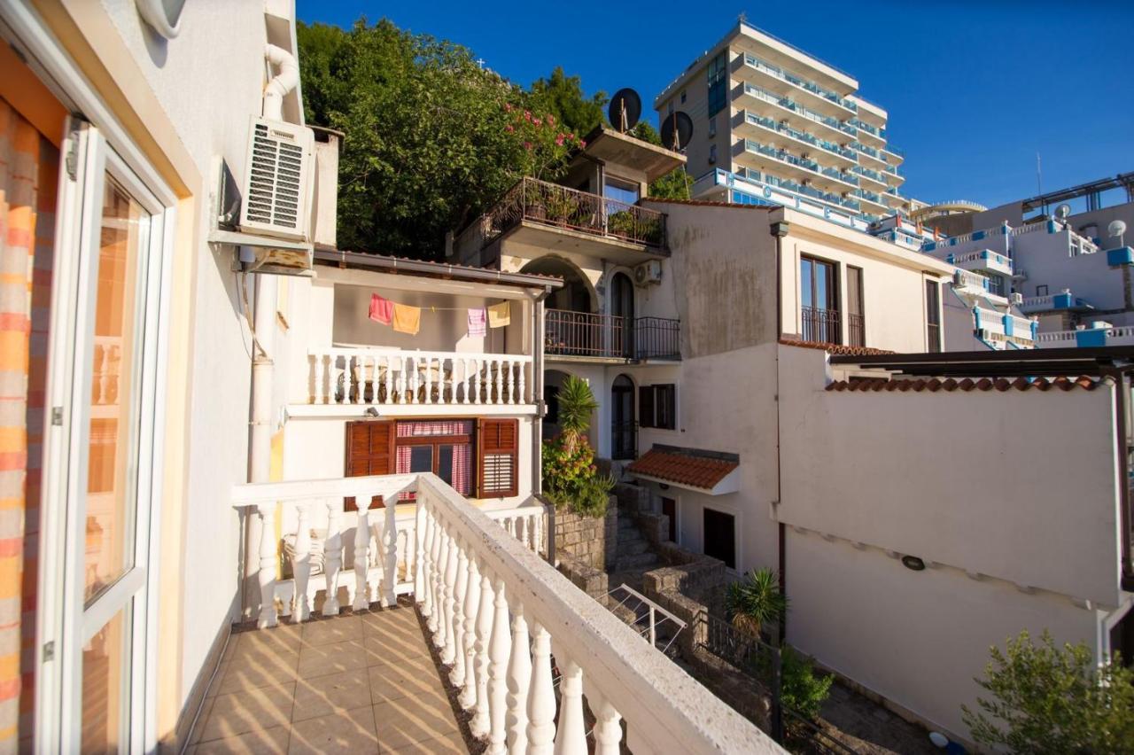 Acika Apartments Rafailovici Luaran gambar