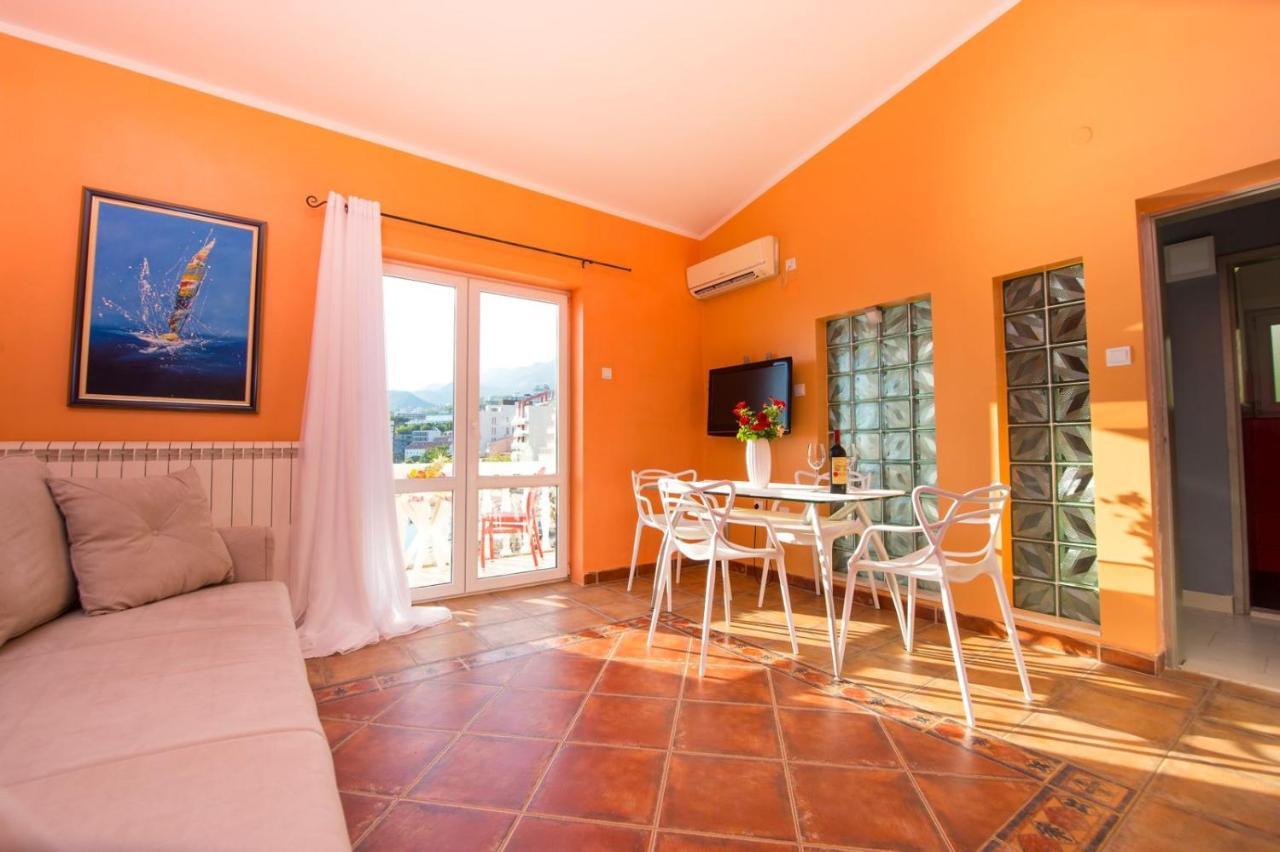 Acika Apartments Rafailovici Luaran gambar