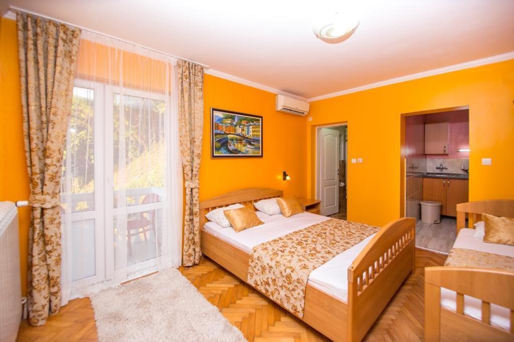 Acika Apartments Rafailovici Luaran gambar