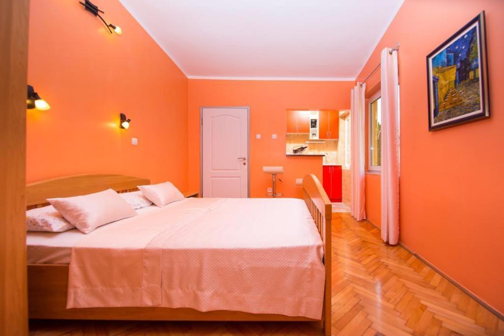 Acika Apartments Rafailovici Luaran gambar