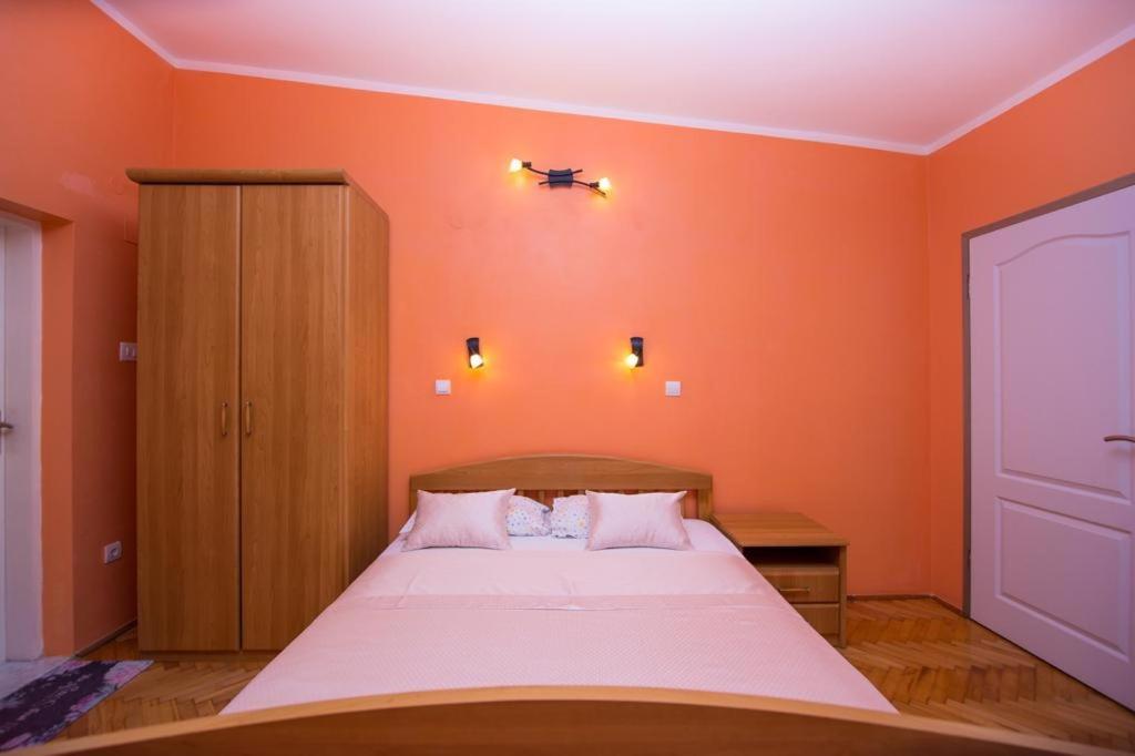 Acika Apartments Rafailovici Luaran gambar