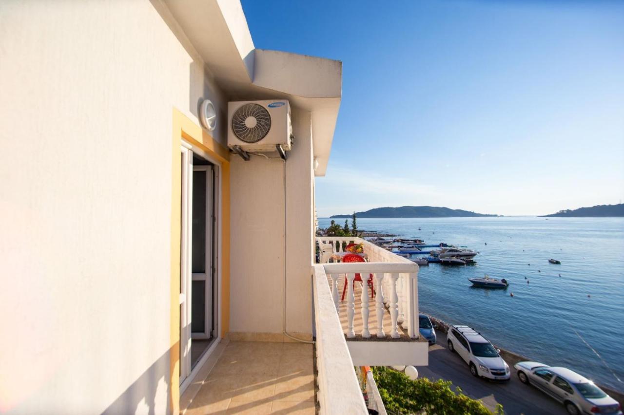 Acika Apartments Rafailovici Luaran gambar