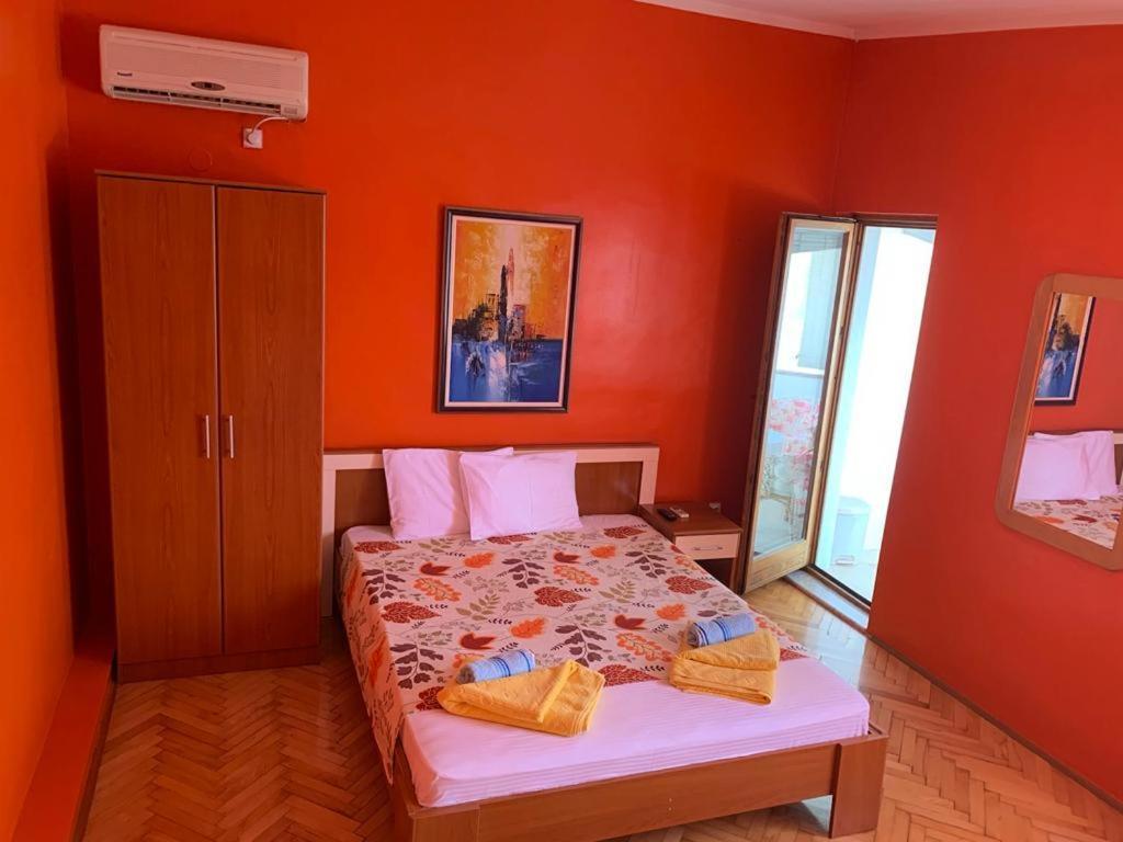 Acika Apartments Rafailovici Luaran gambar